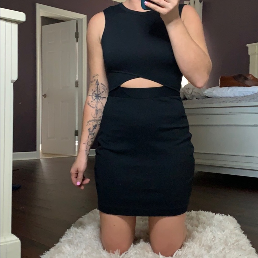 Express xs 2 LBD key Hold dress